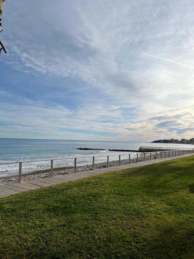 Alquilo Hermoso Apartamento En La Paradisiaca Oropesa Del Mar, 2Habitaciones, 1 Bano, Cocina, Salon, Aire Acondicionado Y Balcon A 400 Metros De La Playa Morro De Gos, Muy Cerca De Supermercados, Comercios Y Bares Eksteriør billede
